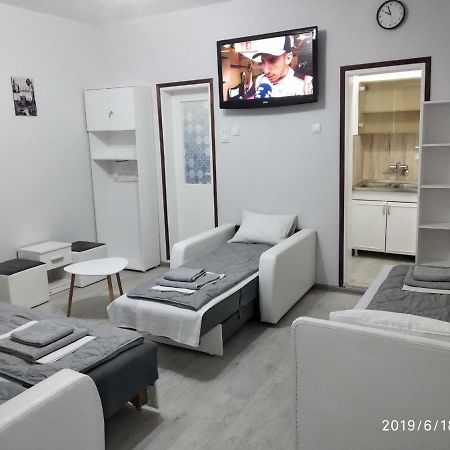 Apartmani Pinokio Ni 外观 照片