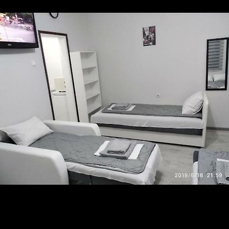 Apartmani Pinokio Ni 外观 照片