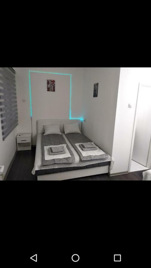 Apartmani Pinokio Ni 外观 照片