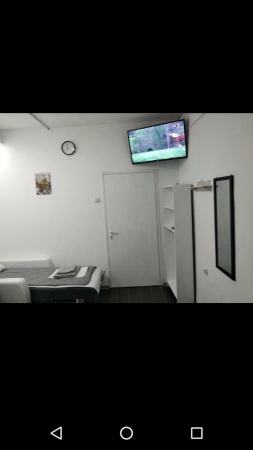 Apartmani Pinokio Ni 外观 照片