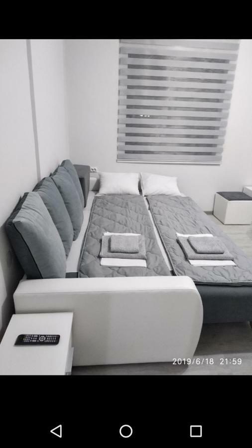 Apartmani Pinokio Ni 外观 照片