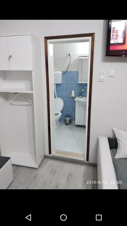 Apartmani Pinokio Ni 外观 照片