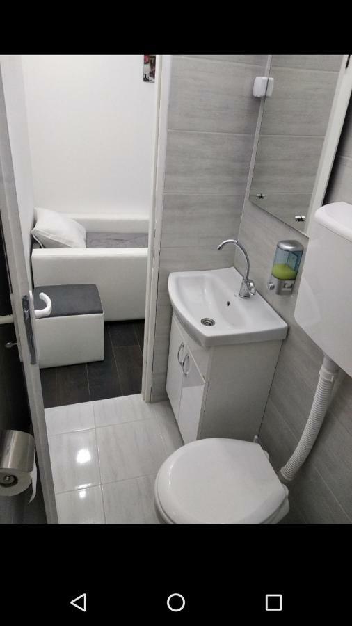 Apartmani Pinokio Ni 外观 照片